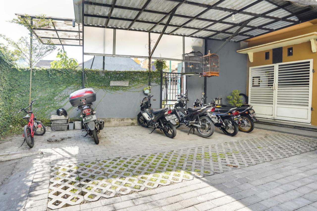 Spot On 91745 Rumah Kost Gresik Syariah Exteriér fotografie