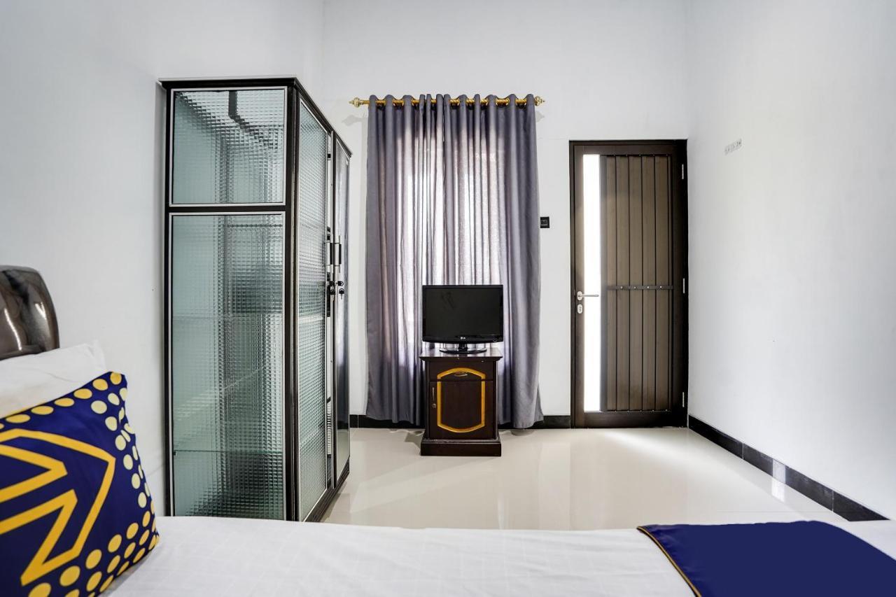 Spot On 91745 Rumah Kost Gresik Syariah Exteriér fotografie