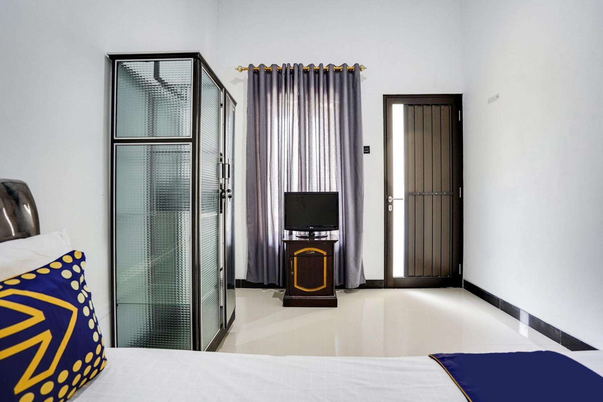 Spot On 91745 Rumah Kost Gresik Syariah Exteriér fotografie