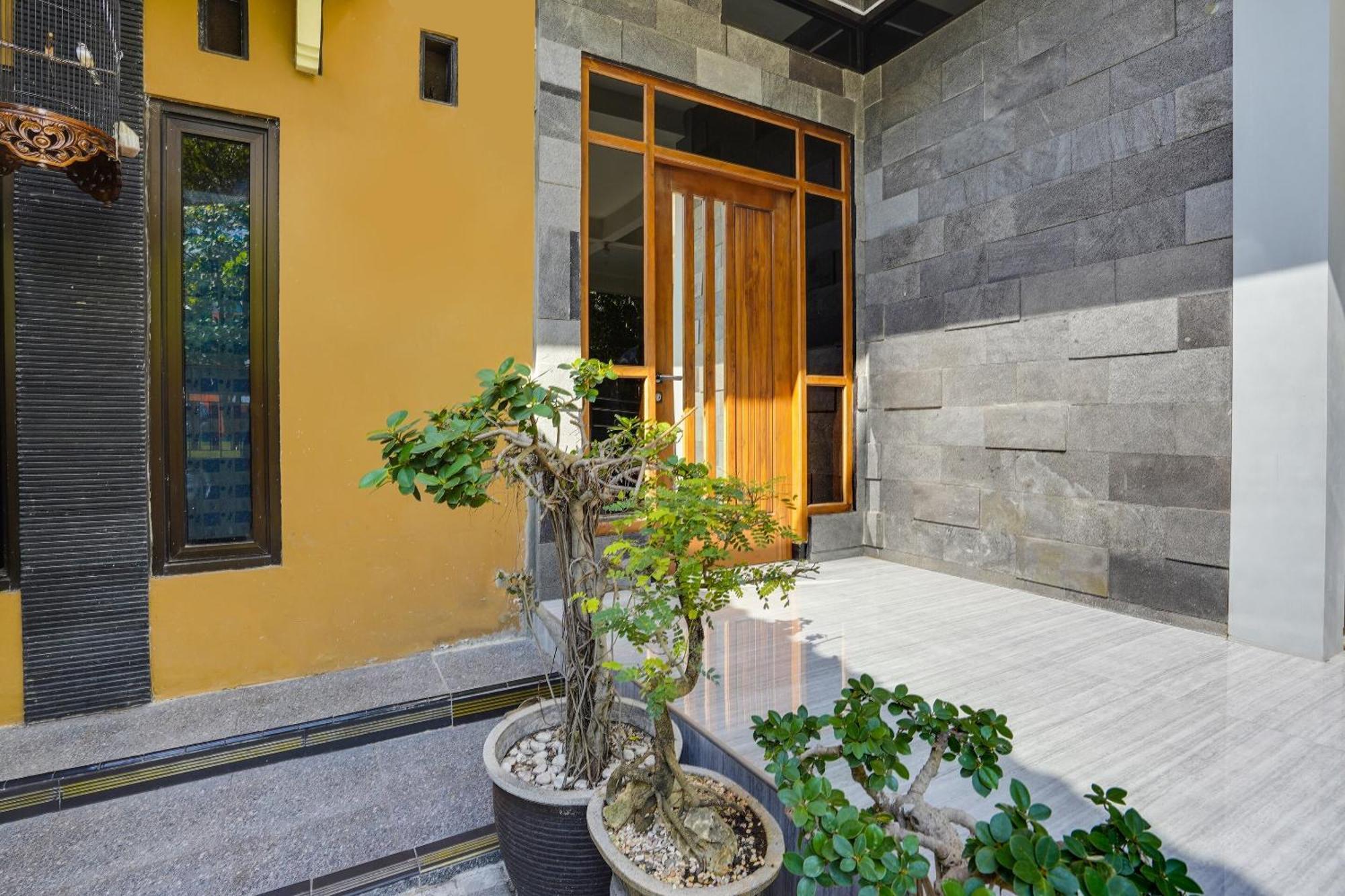 Spot On 91745 Rumah Kost Gresik Syariah Exteriér fotografie